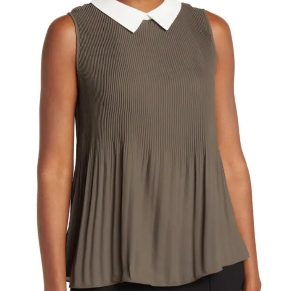 Adrianna Papell sleeveless pleated collared top